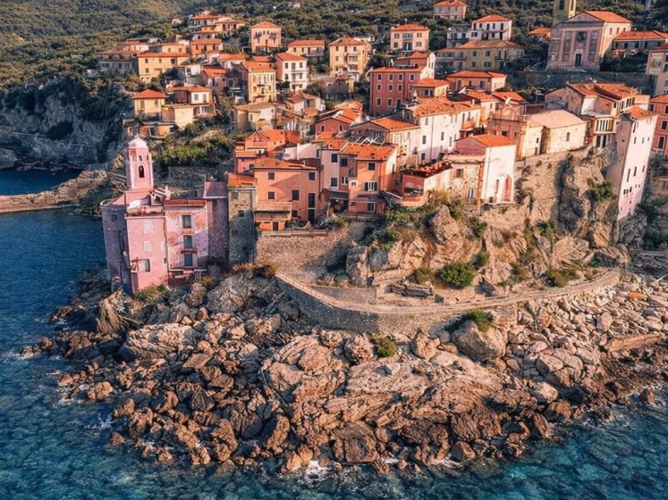 Pronájem lodi Boston Whaler Boston Whaler 220 Dauntless v La Spezia na Samboatu