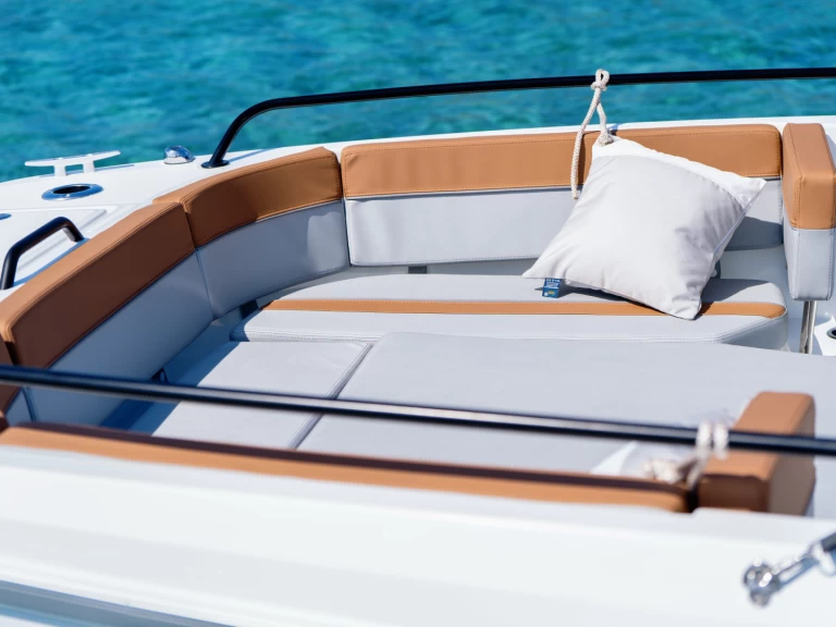 Pronajmout Motorová loď se skipperem či ne Bénéteau v Mahon