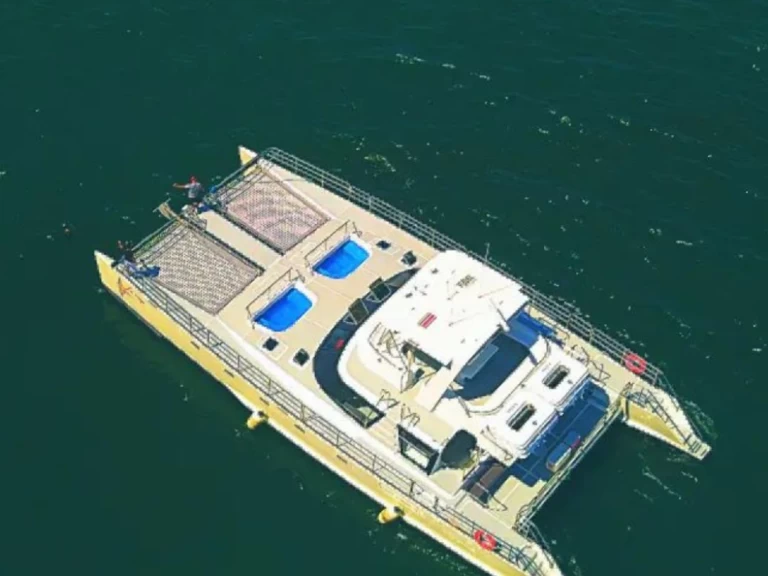 Pronajmout si Twin Cat Twin Cat 73FT v Puntarenas