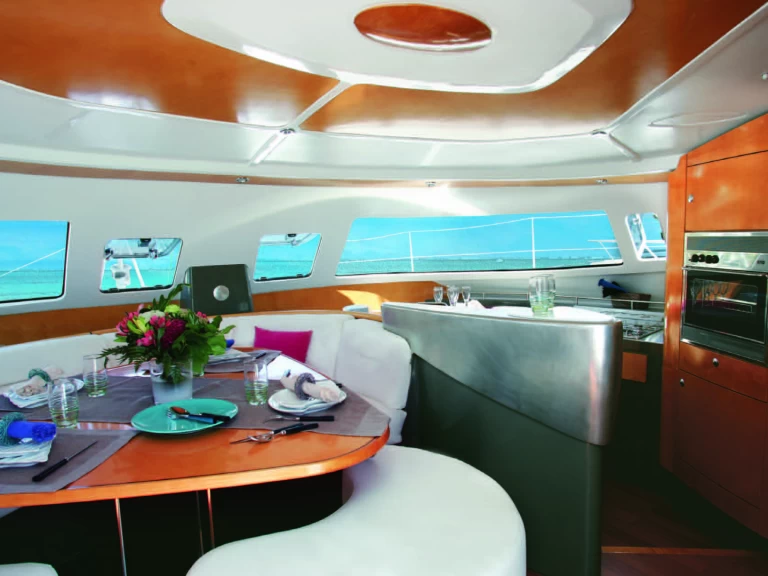 Pronájem lodi Flamingo lákavé ceny Bahia 46