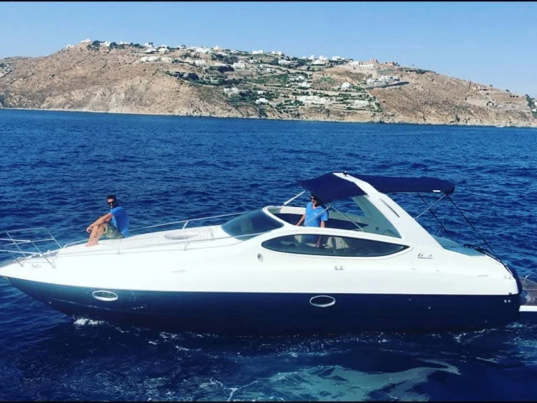 Motorová loď k pronájmu v Vlychada za nejlepší cenu