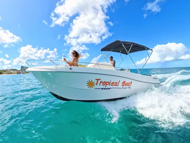 Pronajmout Motorová loď se skipperem či ne Pacific Craft v Marigot