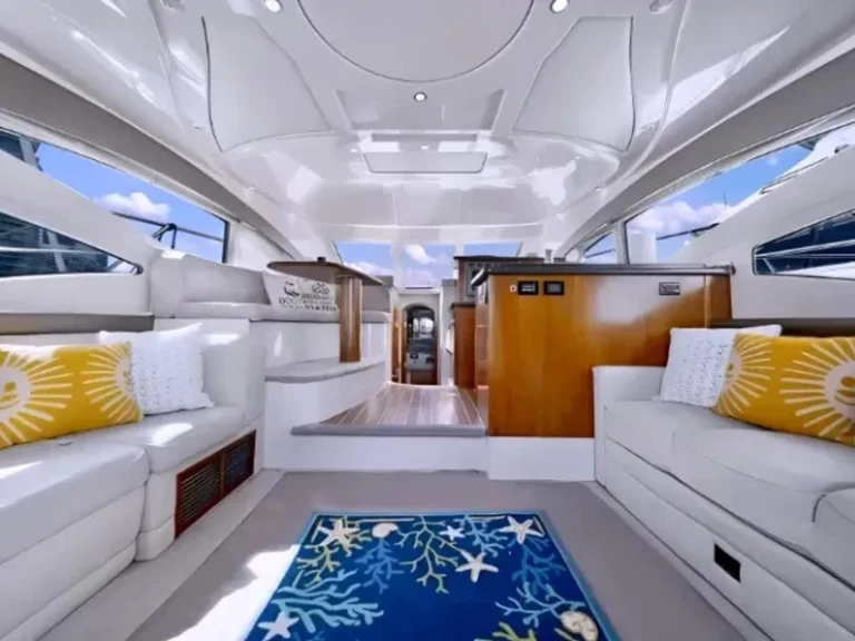 Pronájem lodi Cruisers 48 Cruiser  v Miami Beach na Samboatu