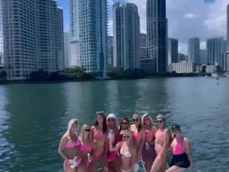 Jachta k pronájmu v Miami Beach za nejlepší cenu