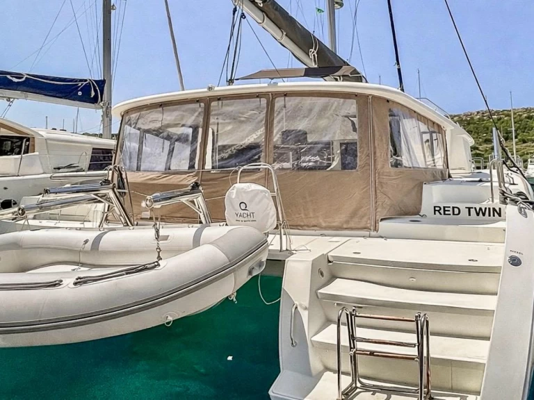 Pronájem Katamarán Lagoon s licencí