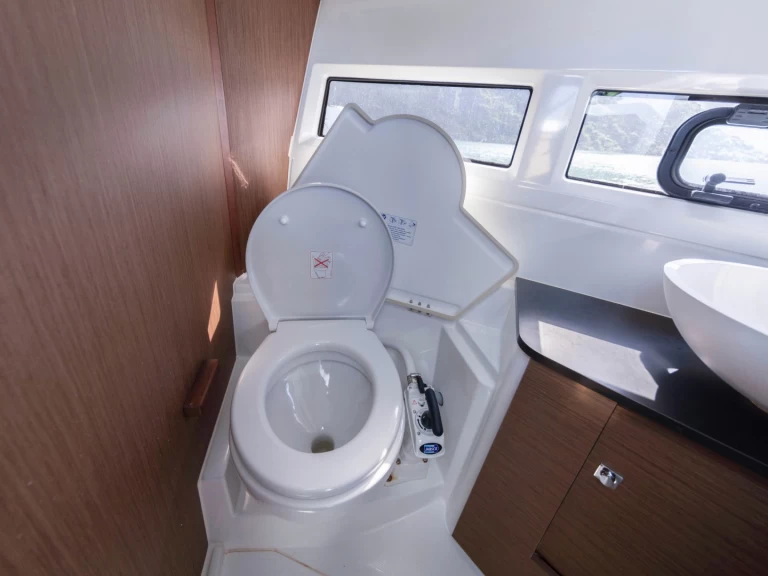 Motorová loď k pronájmu v Phường Hiệp Bình Chánh za nejlepší cenu