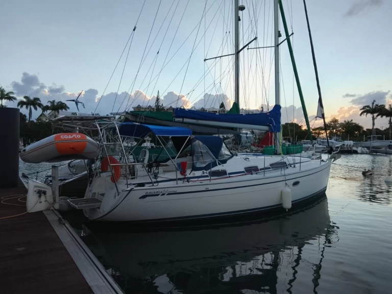 Pronajmout si Bavaria 34 cruiser v Pointe-à-Pitre