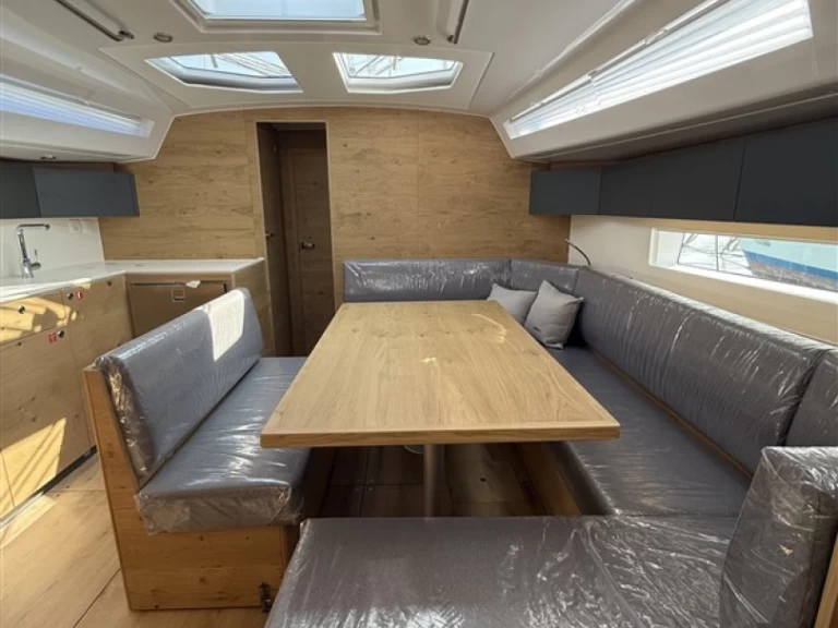 Elan Impression 45 jednotlivci a charterové společnosti v Pula