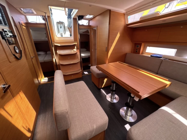 Pronájem jachty v Palermo -Dufour Dufour 530 na Samboatu