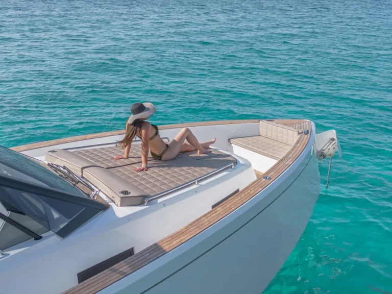 Pronájem Jachta Pardo Yachts s licencí