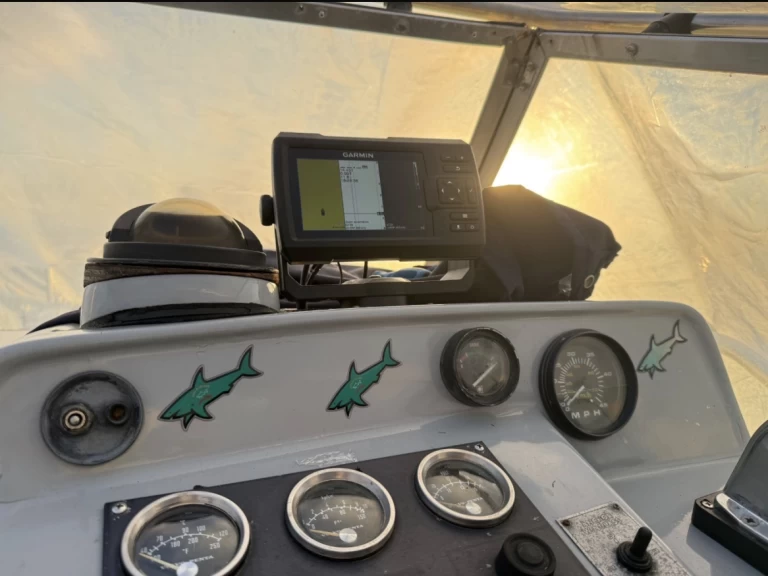 Pronájem Motorová loď Rio s licencí