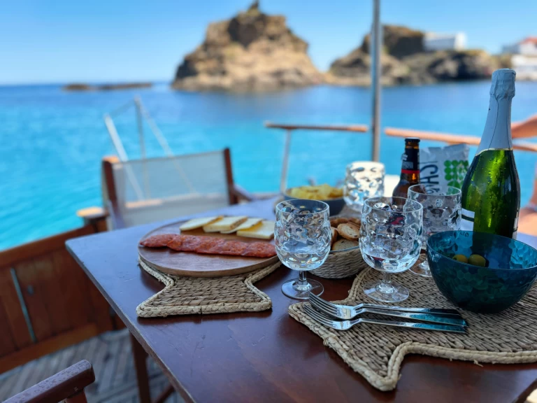 Motorová loď k pronájmu v Mahon za nejlepší cenu