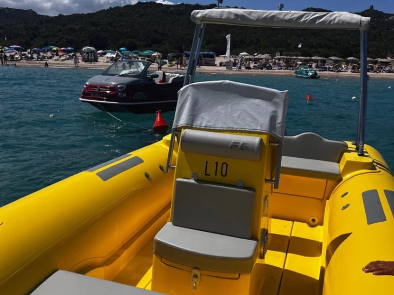 DOMAR Domar f6 jednotlivci a charterové společnosti v Arzachena