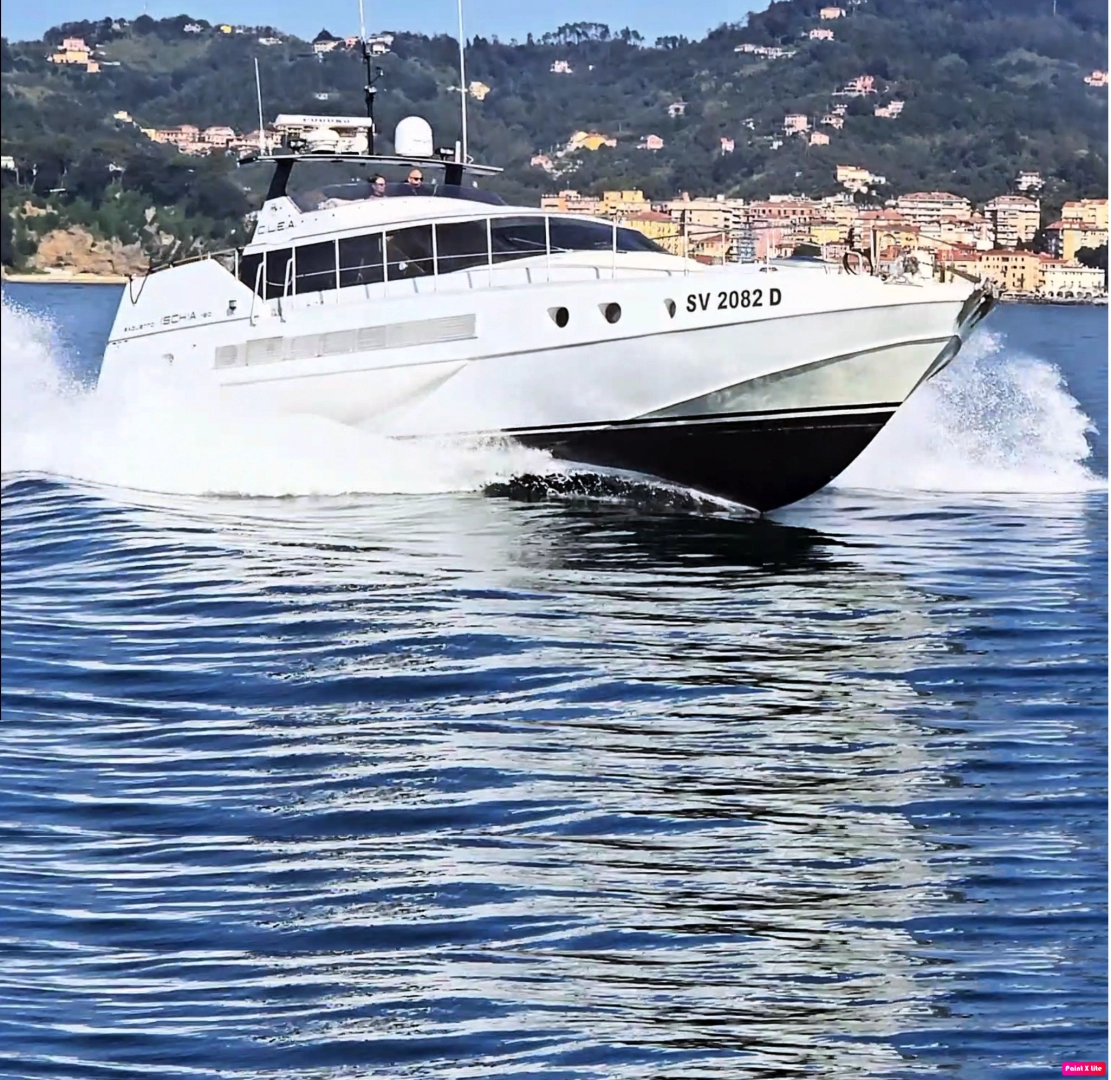 Pronajmout si Baglietto Ischia 80 v La Spezia