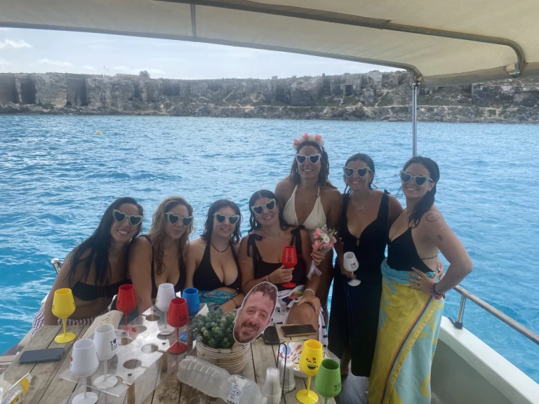 Motorová loď k pronájmu v Porto turistico Marsala za nejlepší cenu