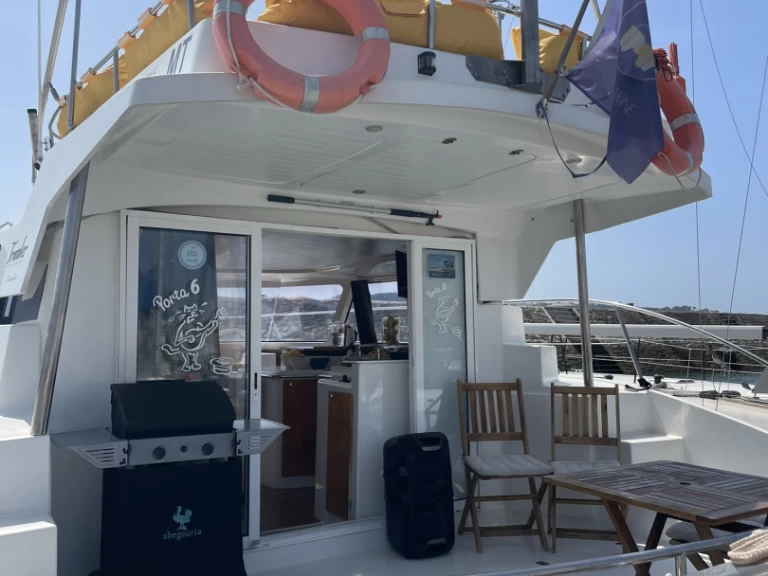 Pronájem lodi Lisabon lákavé ceny Highland 35