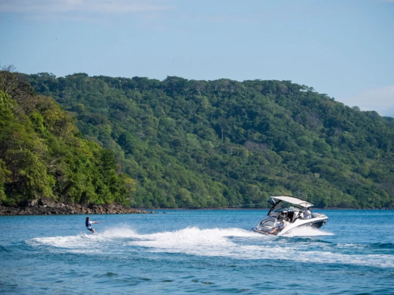 Pronajmout si Jet Boat Jet Boat 24 FT  v Coco Bay