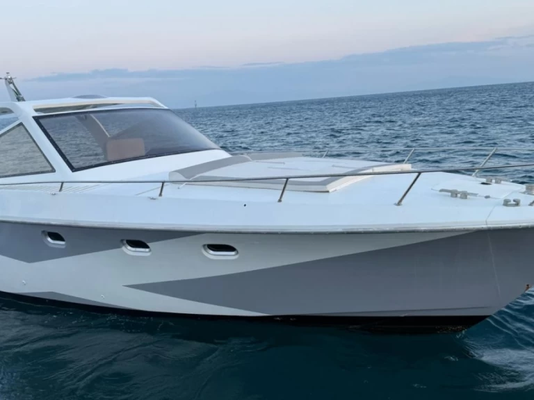 Pronájem jachty v Salerno -Ferretti Altura 39 na Samboatu