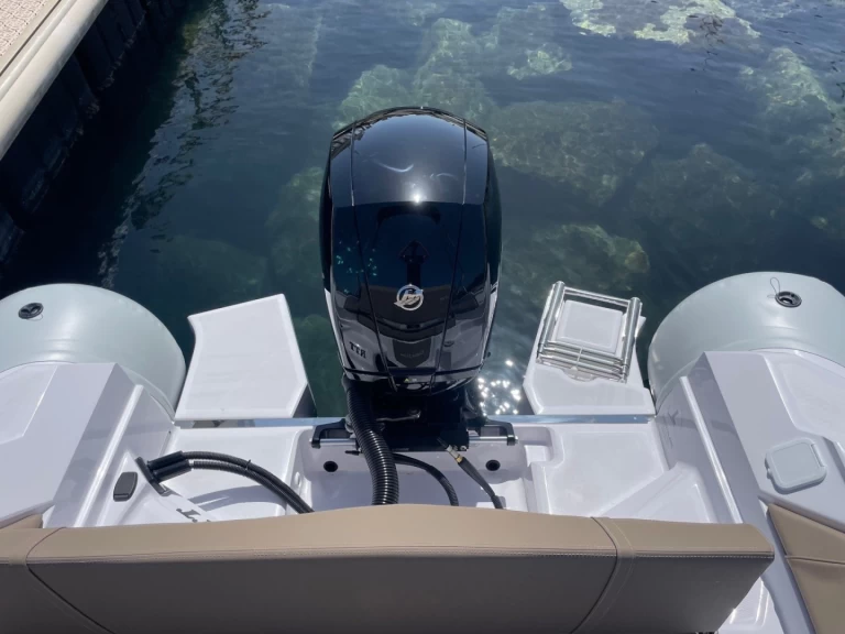 Ranieri Cayman 21 Sport jednotlivci a charterové společnosti v Cavalaire-sur-Mer