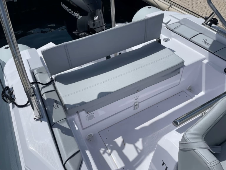 Pronájem Polotuhá loď v Cavalaire-sur-Mer -Ranieri International  RANIERI 23 CAYMAN SPORT TOURING