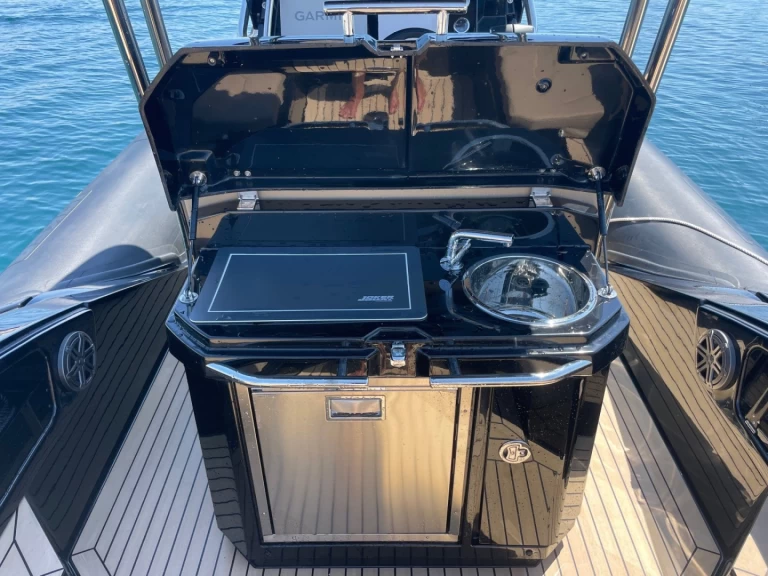 Joker Boat Clubman 30 jednotlivci a charterové společnosti v Cavalaire-sur-Mer