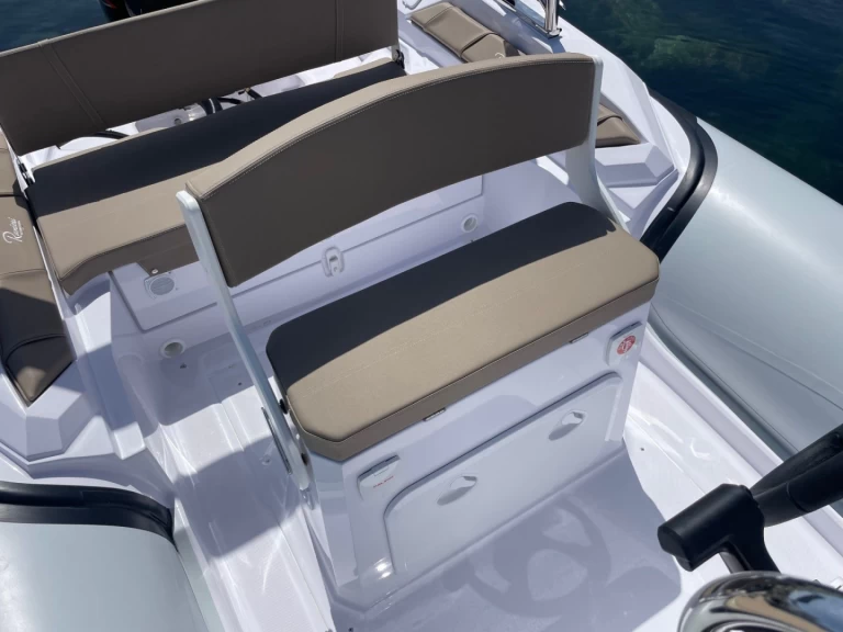 Pronájem Polotuhá loď v Cavalaire-sur-Mer -Ranieri Cayman 21 Sport