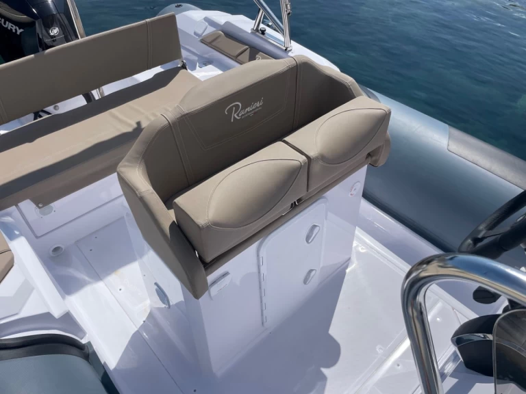 Pronájem lodi Cavalaire-sur-Mer lákavé ceny Cayman 23 Sport