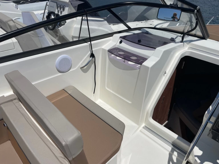 Pronájem lodi Cavalaire-sur-Mer lákavé ceny QUICKSILVER 805 CRUISER