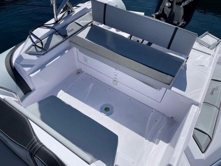 Pronájem Polotuhá loď v Cavalaire-sur-Mer -Ranieri Cayman 26 Sport Touring