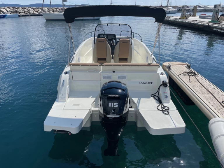 Pronajmout si Quicksilver Quicksilver 605 Activ Open v Cavalaire-sur-Mer