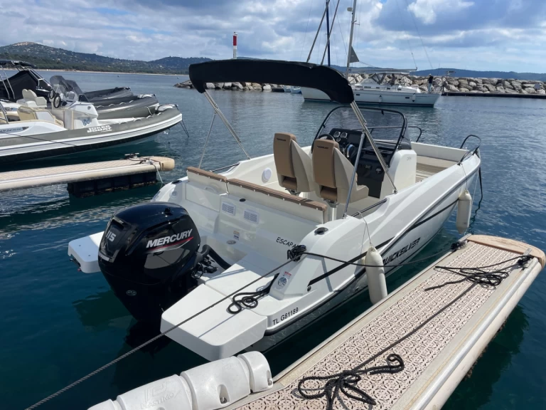 Pronájem lodi Cavalaire-sur-Mer lákavé ceny Quicksilver 605 Activ Open
