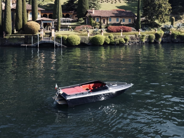 Pronájem lodi PRIMATIST By Bruno Abbate Primatist 23 v Como (City) na Samboatu