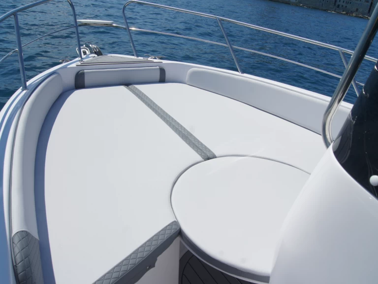 Pronajmout si Bluline Bluline 21 Ft Open v Rovinj