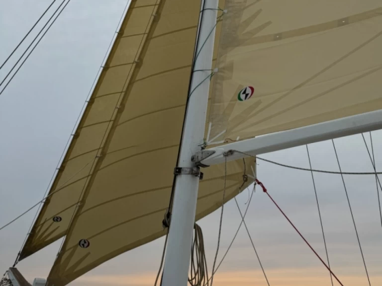 Pronájem lodi Vlychada lákavé ceny trehandiri