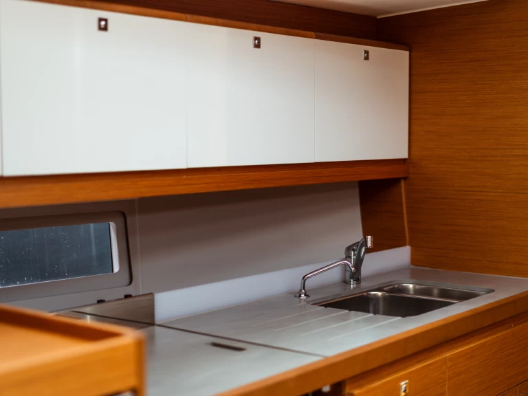 Dufour Dufour 390 Grand Large jednotlivci a charterové společnosti v Olbia