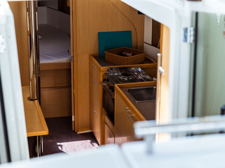 Pronajmout si Bénéteau Oceanis 38 v Olbia