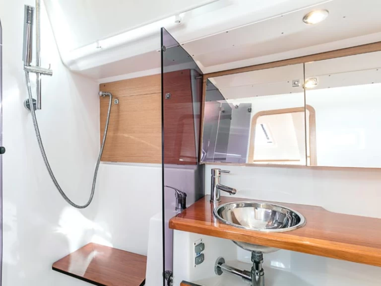 Pronajmout si Dufour Dufour 412 Grand Large v Olbia