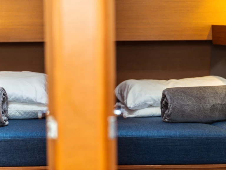 Pronajmout si Jeanneau Sun Odyssey 490 v Olbia