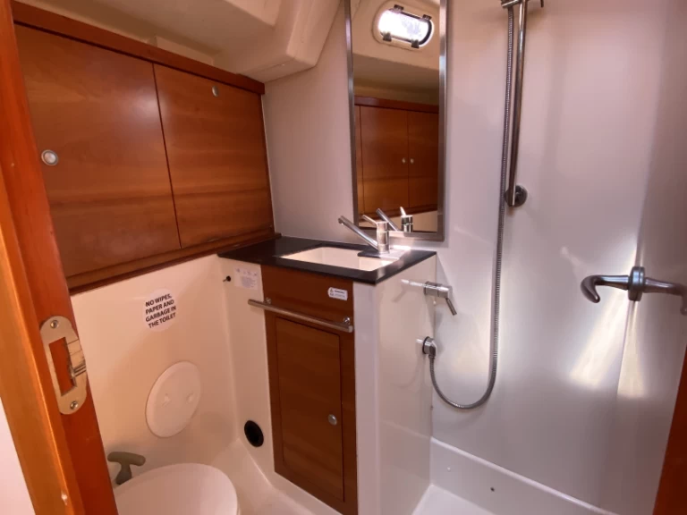 Pronajmout si Hanse Hanse 430e v Pula