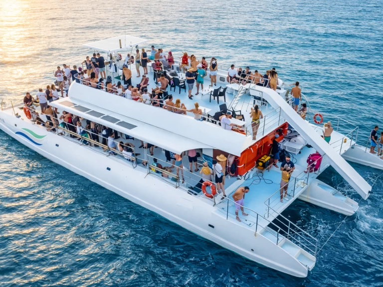 Pronajmout si Custom - Trimarán 62 FT Trimaran v Coco Bay