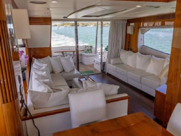 Pronájem jachty v Miami Beach -Sunseeker Asha na Samboatu