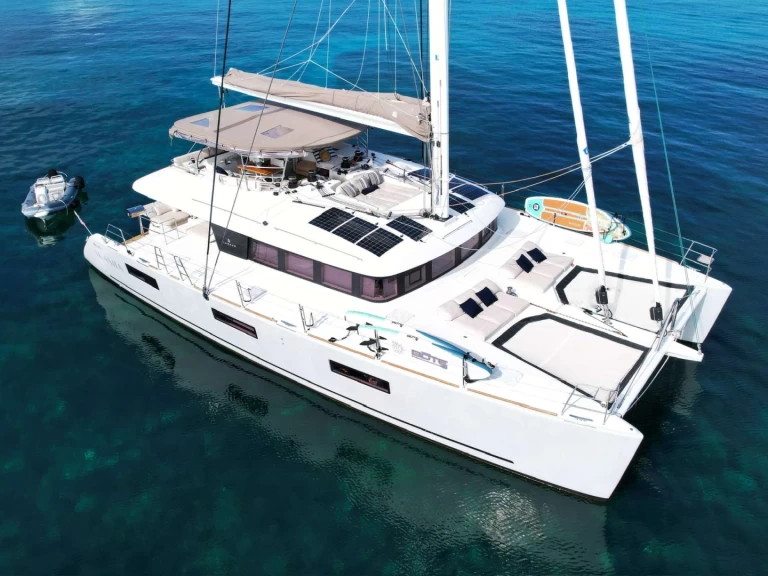 Pronajmout si Lagoon AKASHA v Nassau