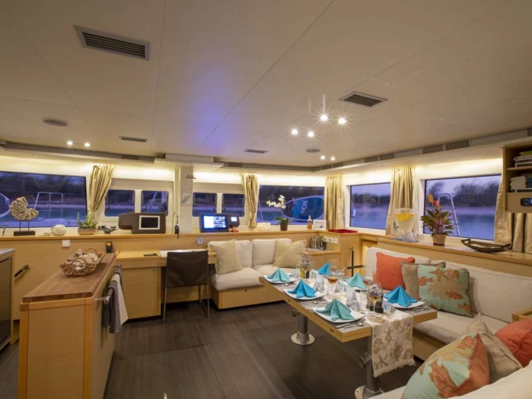 Pronájem Jachta Lagoon s licencí