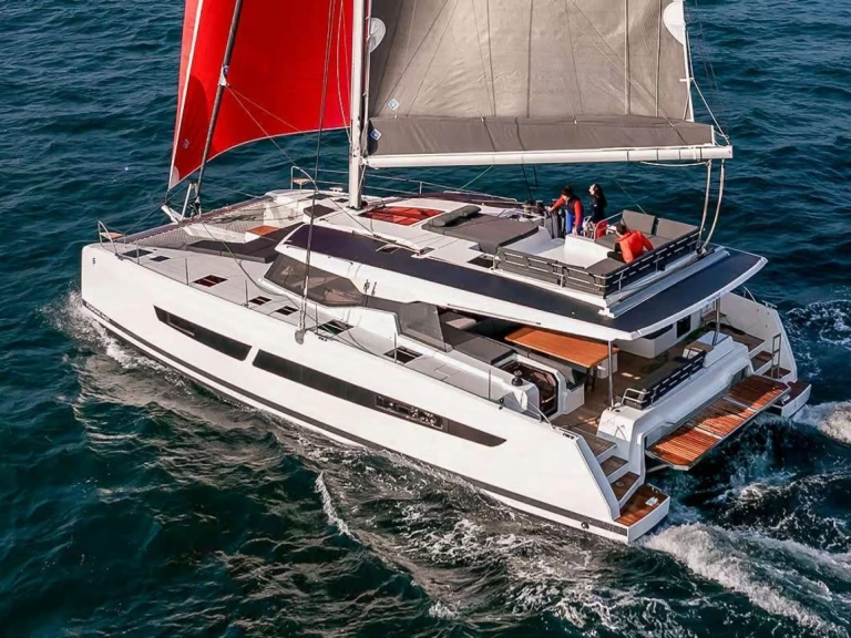 Pronájem Jachta Fountaine Pajot s licencí