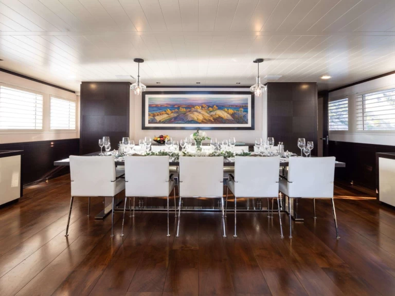 Pronájem Jachta Feadship s licencí