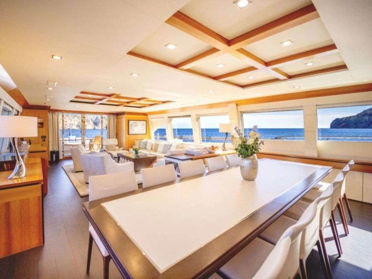 Pronajmout Jachta se skipperem či ne Couach v Francouzská riviéra