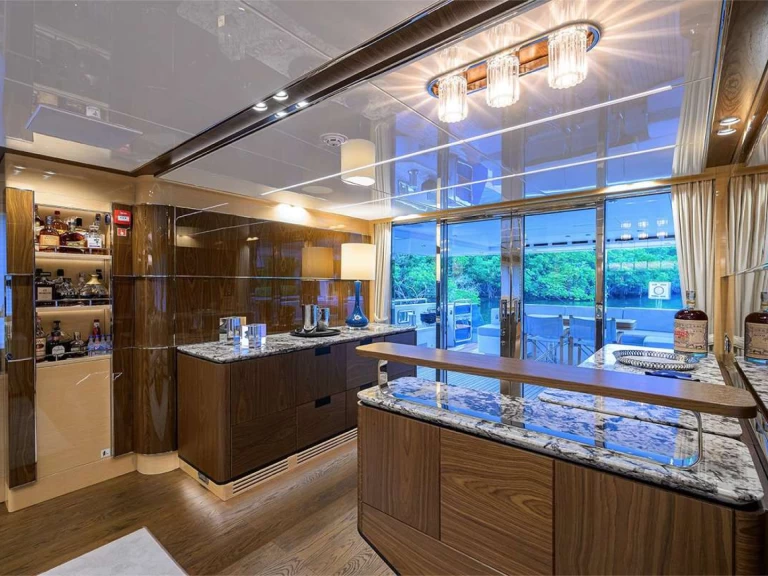 Cantiere delle Marche TROPA jednotlivci a charterové společnosti v Fort Lauderdale