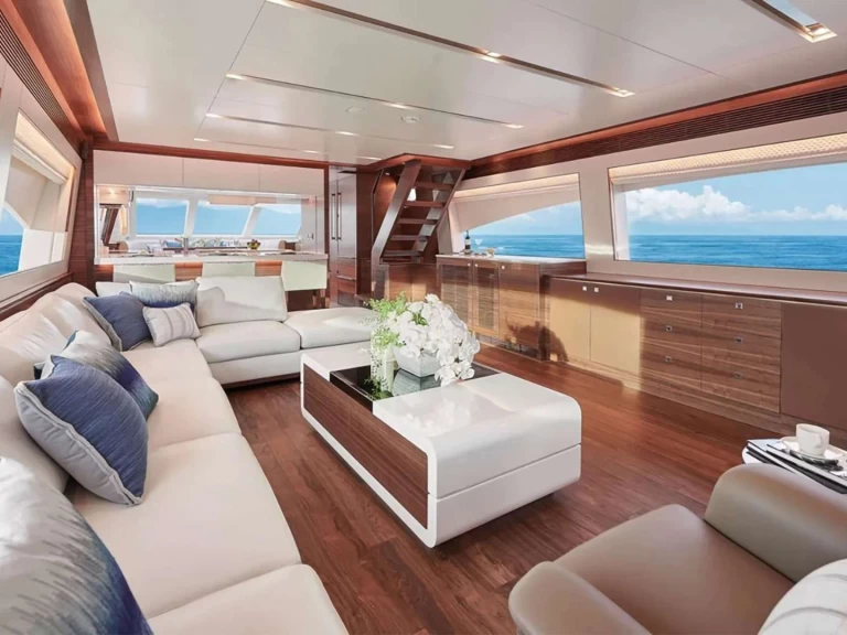 Pronájem lodi Nassau lákavé ceny Naya Maryn