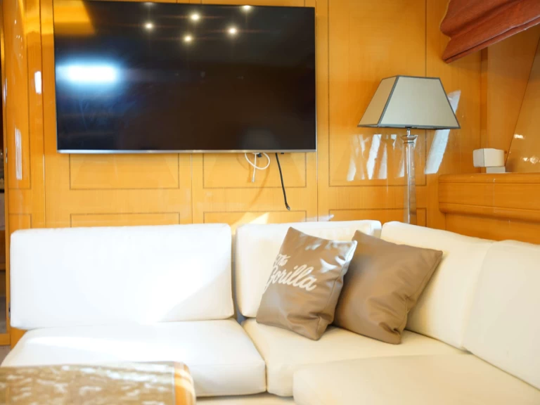 Mangusta The Gorilla jednotlivci a charterové společnosti v Miami Beach