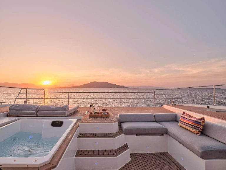 Pronájem Jachta Fountaine Pajot s licencí